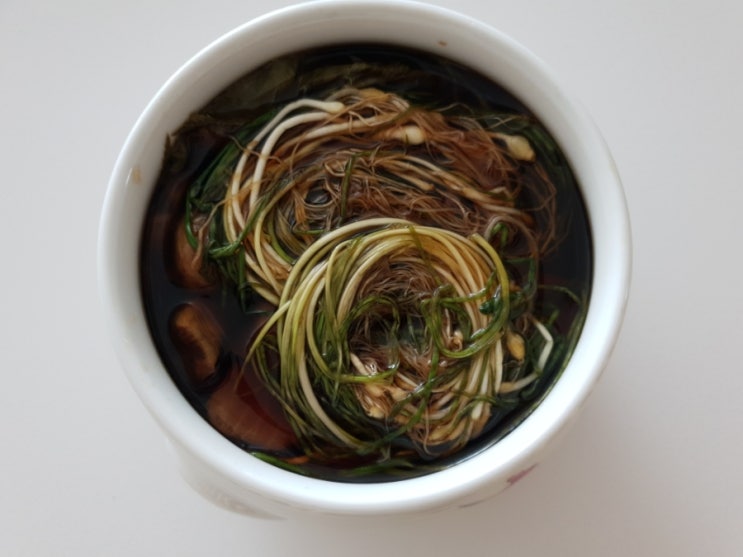  돼지감자 당귀잎 달래장아찌
