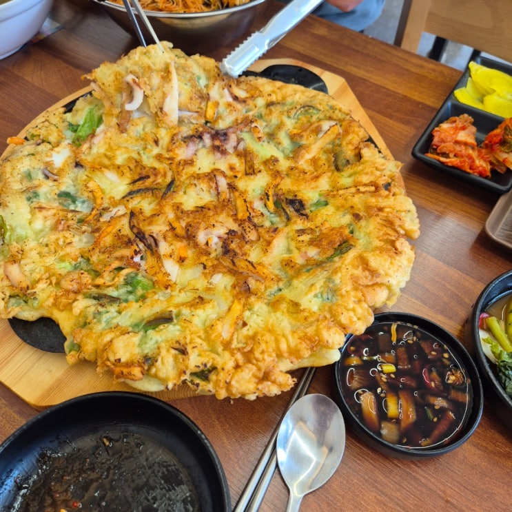  인천대공원 야외 테이블 국수 해물파전 맛집 : 서리서리멸치국수