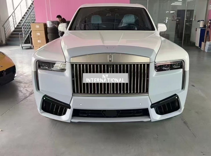  롤스로이스 컬리넌(Rolls-Royce Cullinan)2025년식 신형개조 바디킷 출시! 5월 중순부터 물건납품 및 장착가능! 경기도 고양시 수입차전문 일급내유 내유인터내셔널