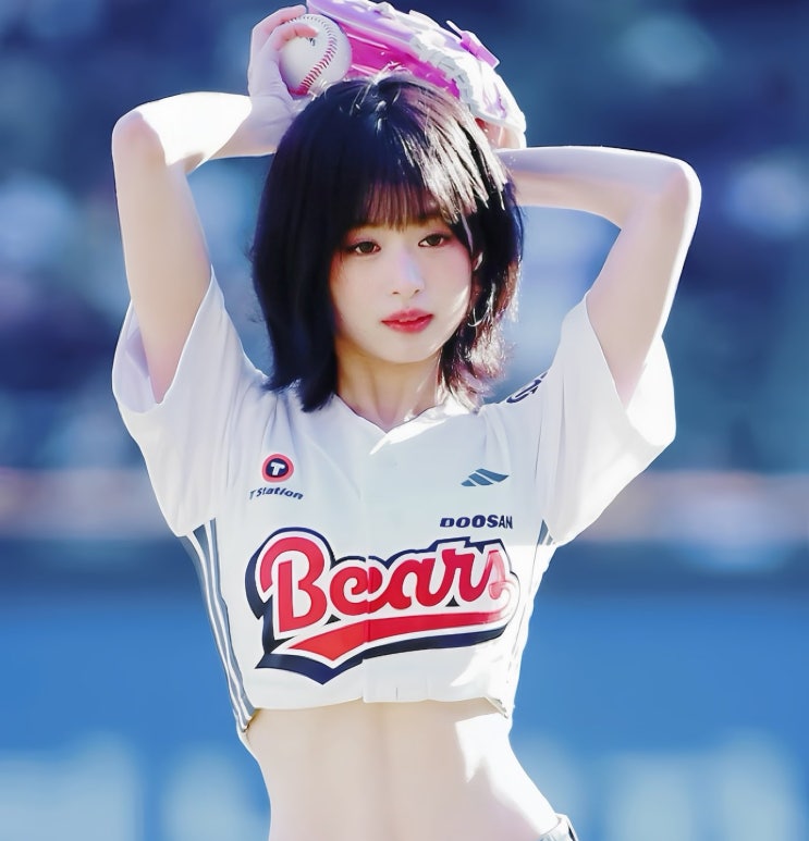 초미인 아기 망곰이, 단발 <b>아현</b>핑의 인생 첫 <b>시구</b>!... 