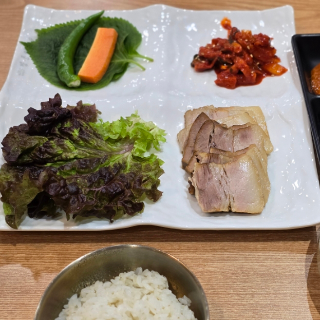  매화도 이쁘고 개나리도 이쁘고