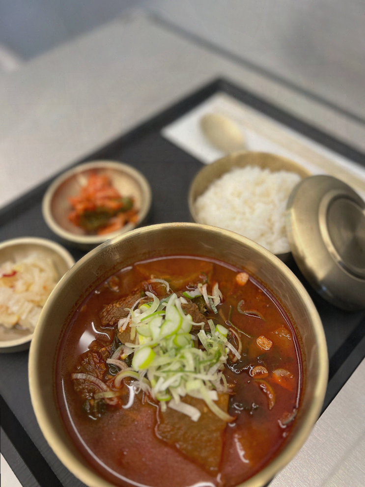  [성일국수] 진득한 국물과 쫄깃한 면발의 매력, 선정릉역 국수맛집