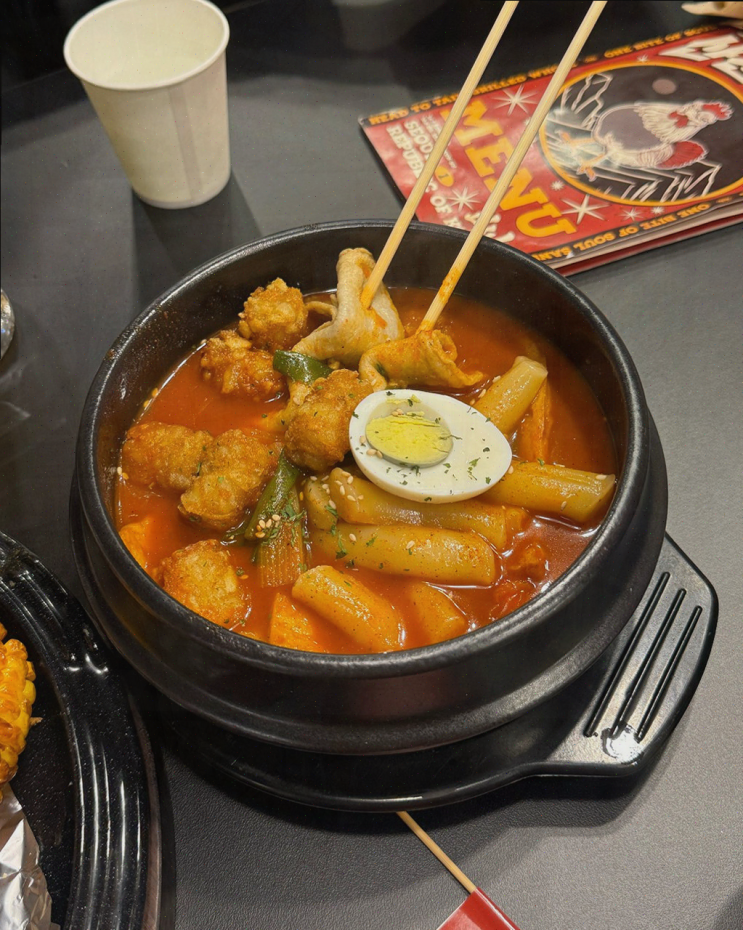  산산바베큐치킨 신촌본점, 푸짐한 메뉴가 가득한 신촌맛집