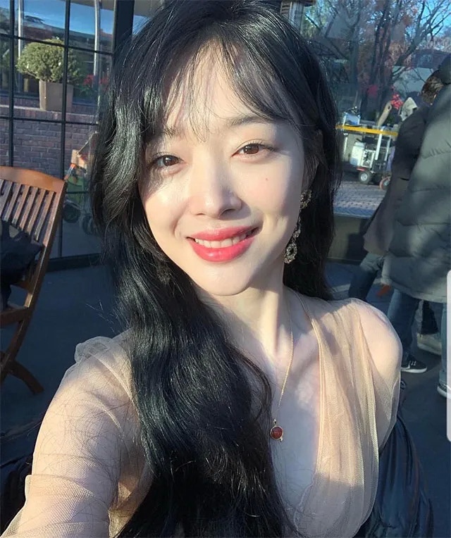 <b>설리</b> 친오빠, <b>김수현</b> 향해 ‘<b>리얼</b>’ <b>노출신</b> 해명 요구... 