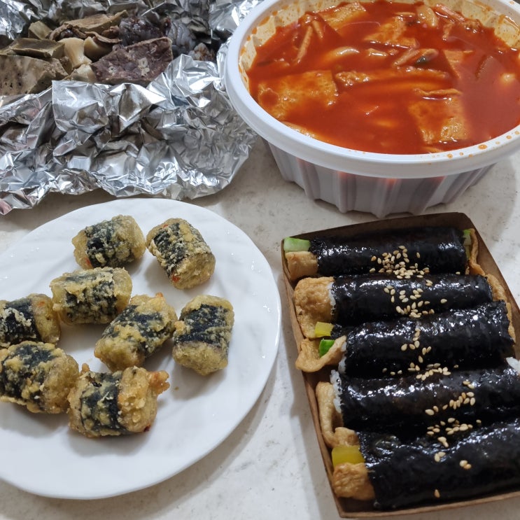  방신시장 찐탱 맛집 발견!  냠냠 떡볶이 삼총사 뿌시고 온 후기 (feat. 오단이 김밥, 바삭 튀김)