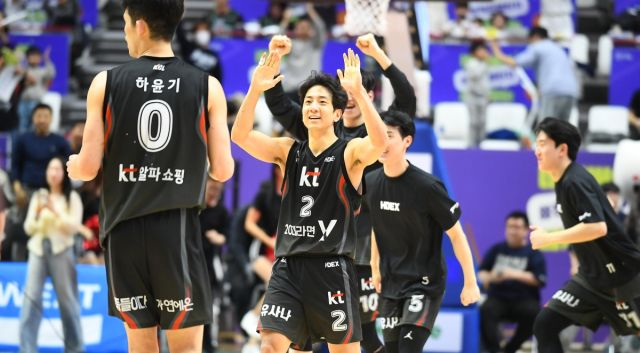  해먼즈·허훈, 46점 합작 KT, 4연승 거두며 공동 2위 도약