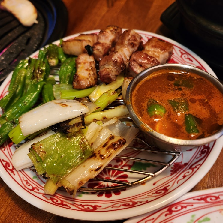  건대삼겹살맛집 구워주는 고기집 데이트하기 좋은 '도단집'