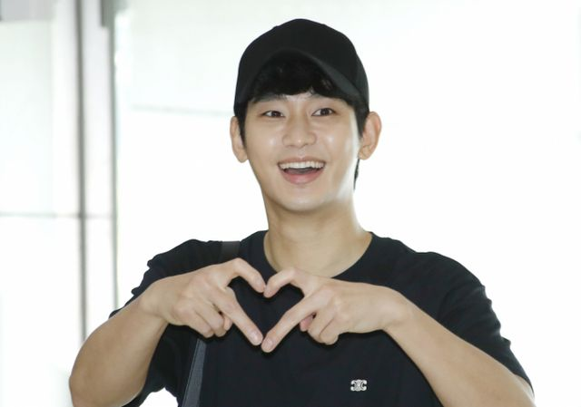 김수현 팬들 "침묵하지 말고 입장 밝혀라" 해명 촉구 성명서