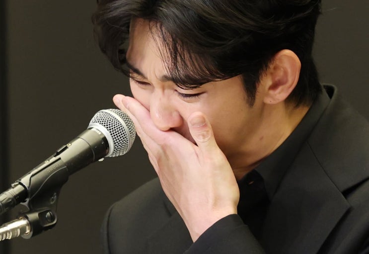 <b>김수현</b> 눈물의 기자회견 김새론 유족 <b>120억 소송</b> 및 카톡 증거... 
