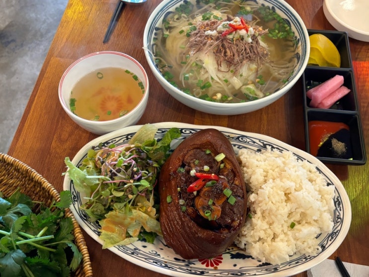  베트남 현지의 맛, 강동구청 맛집 '반안' 리뷰