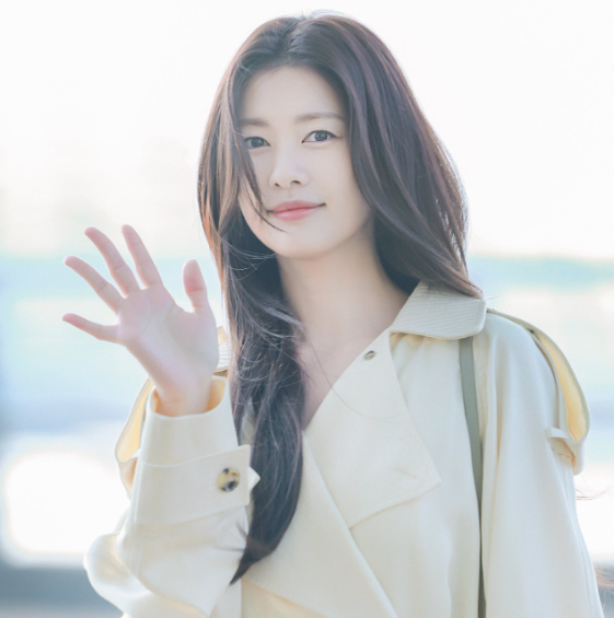  정소민 늦은 가을 트렌치코트 스타일 공항패션