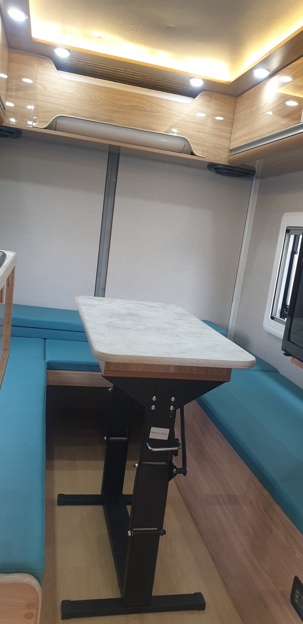 울산캠핑카에어컨 DC에어컨 천장형, 캐리어에어컨 설치