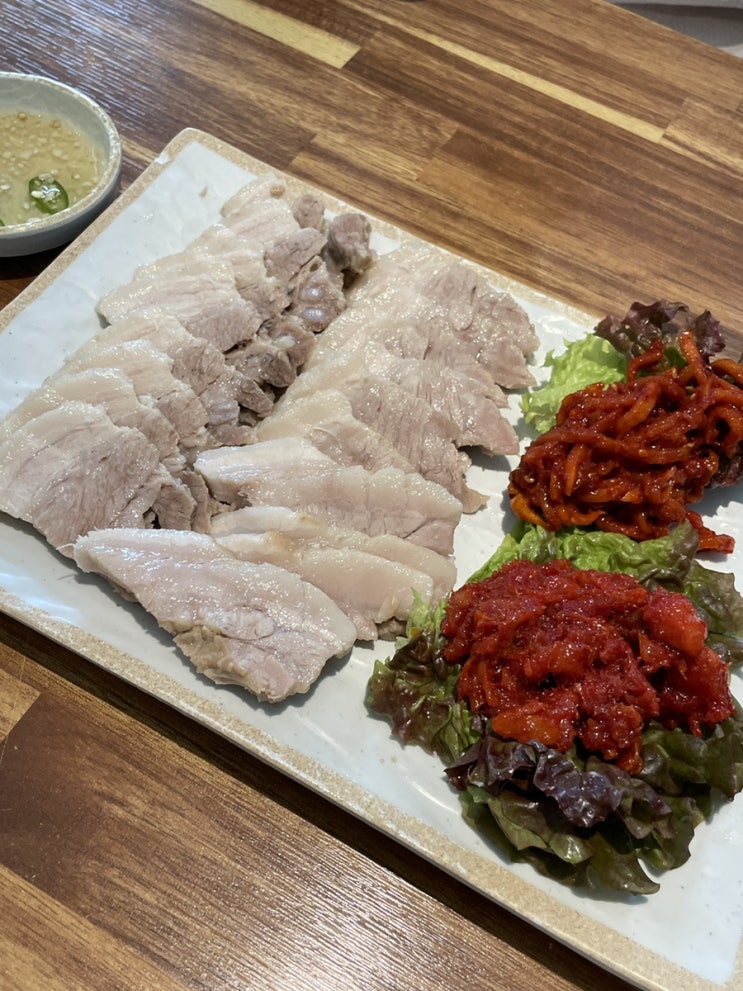  수육과 막국수의 미친 조합, 경주 맛집 기와 메밀 막국수 주차부터 웨이팅까지