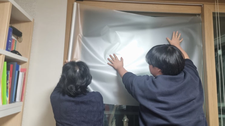  무점착 시트지, 아이 공부방 햇살 고민 해결!