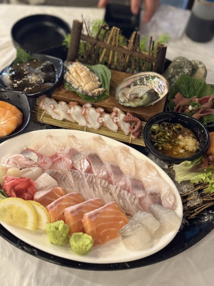  고급지면서 가성비까지 챙기려면? 대구 신천시장 인생 맛집 “해담어시장”