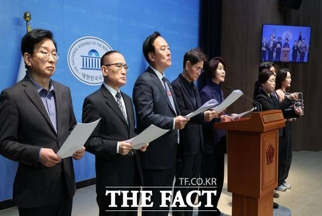 <b>심우정 검찰총장</b> 자녀 <b>특혜 채용 의혹</b>, 외교부 <b>채용</b> 절차 위반... 