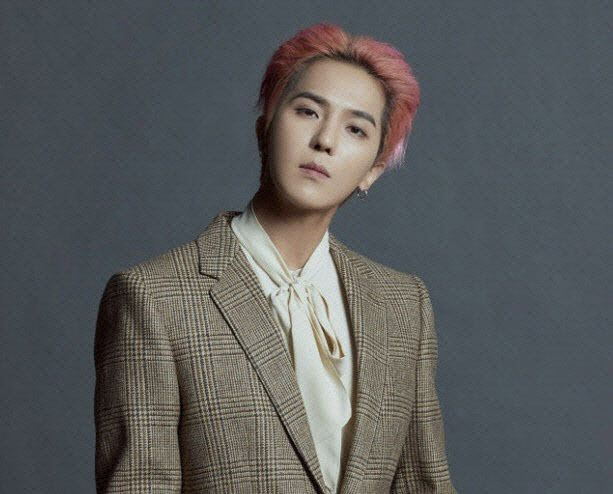 ‘부실 복무 의혹’ <b>송민호</b>, <b>경찰 조사</b>서 혐의 대체로 <b>인정</b>