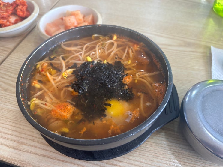  안암역 따끈하고 든든하게 해장하게 좋은 맛집<곰이네국밥집>(콩나물국밥, 국물제육, 낙지부추돌솥비빔밥)