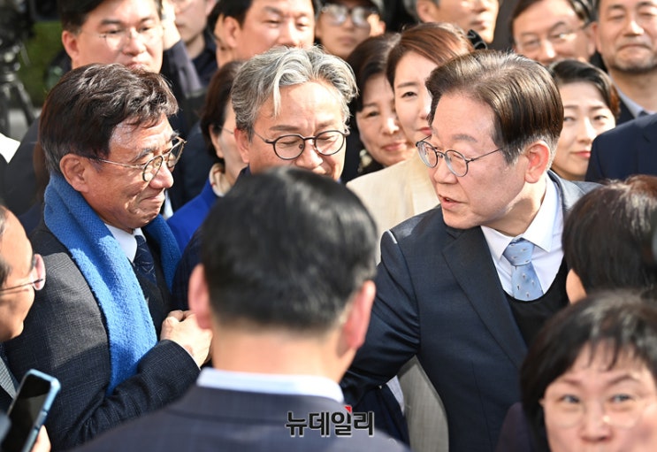 前 헌법연구관 "민주당 <b>헌법재판관 임기연장법</b>, 가증스럽고... 