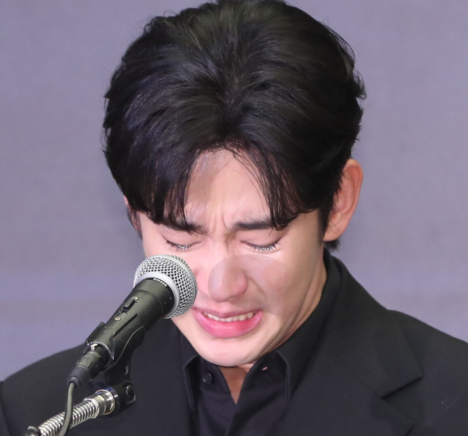 <b>김수현</b> 눈물의 <b>기자회견</b> 김새론과 미성년자 연애 부정+유족... 