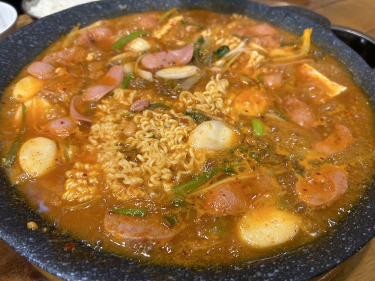  시립대생이 찾는 전농사거리 따스한 국물 맛집<복래네 부대찌개>(의정부 부대찌개)