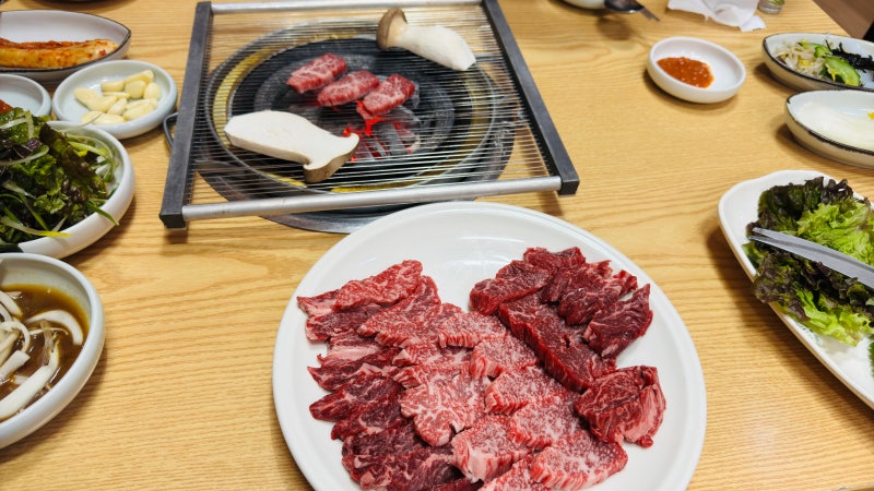[진해] 자은동 맛집 한우마을 식육식당 숯불에 구워먹는 한우
