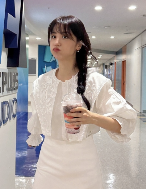   박하선, 땋은 머리로 소녀美 발산…귀여움 그 자체