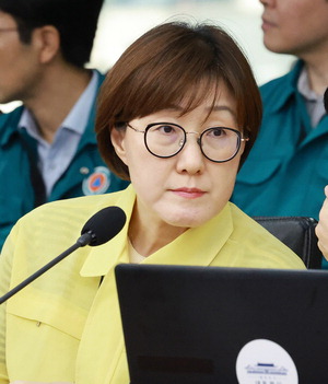 <b>김현지</b> 제1부속실장, 총무비서관, <b>김인호</b> 프로필, 신구대학교... 