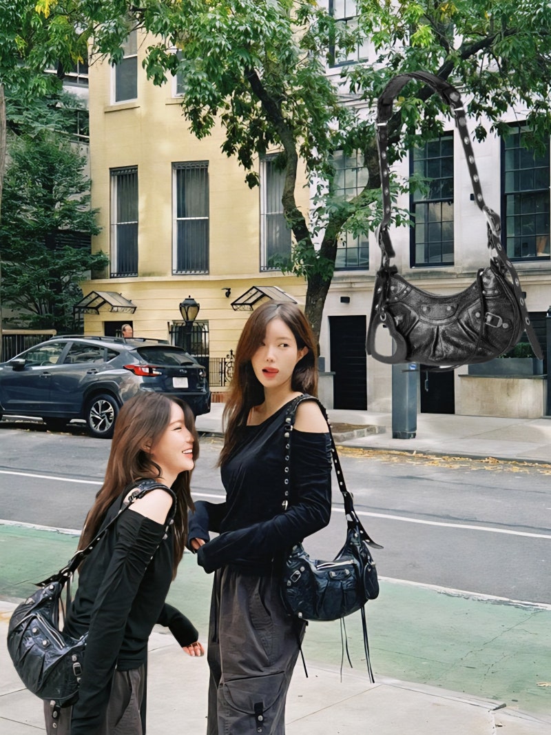 너튜버된 임수향이 들고 온 하트 거울 발렌시아가 가방 르카골 숄더백