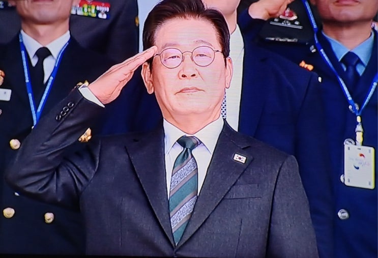 스마트 정예 강군 재편-<b>전작권 회복</b>-군 장병 처우 개선 약속