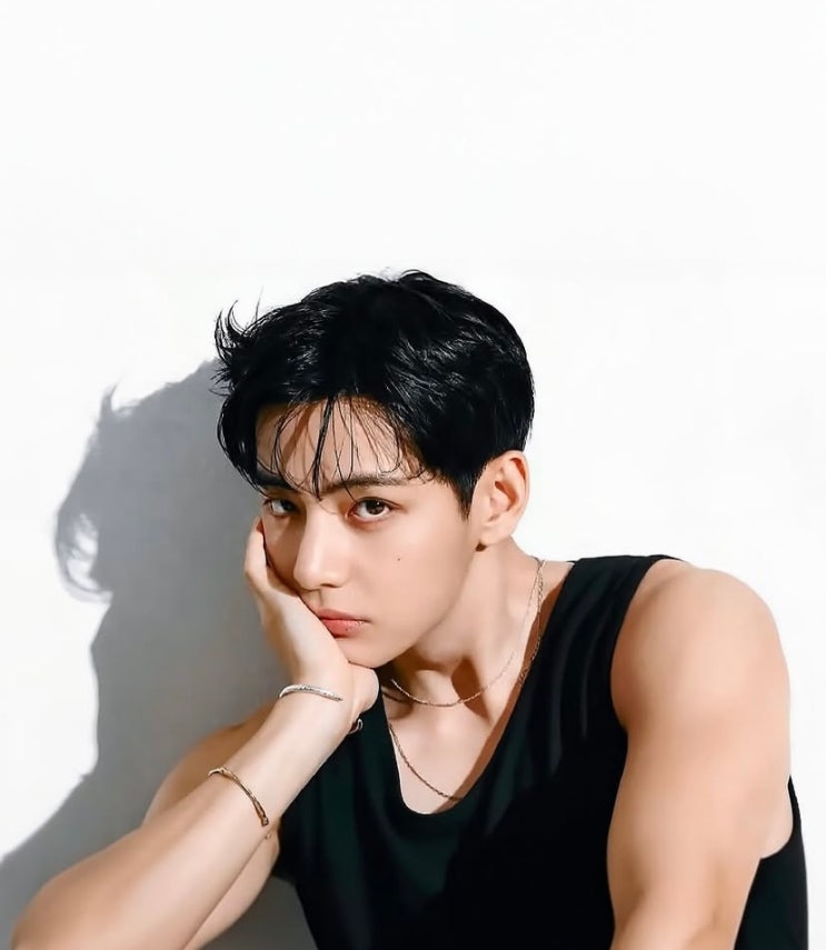  1동탄 미용실과 뷔 헤어스타일 가르마펌 분석하기