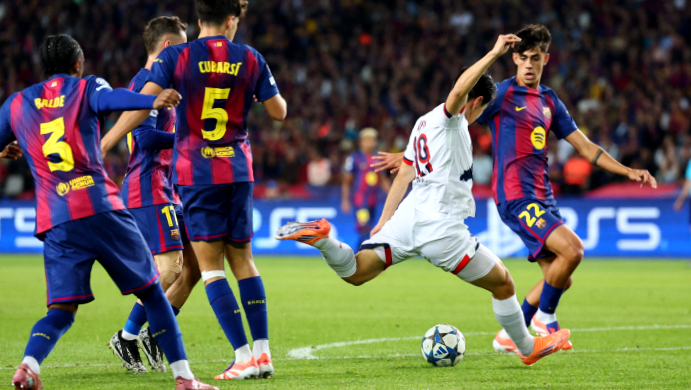  이강인 결정적인 슈팅 PSG, 바르셀로나에 역전승 [챔피언스리그]