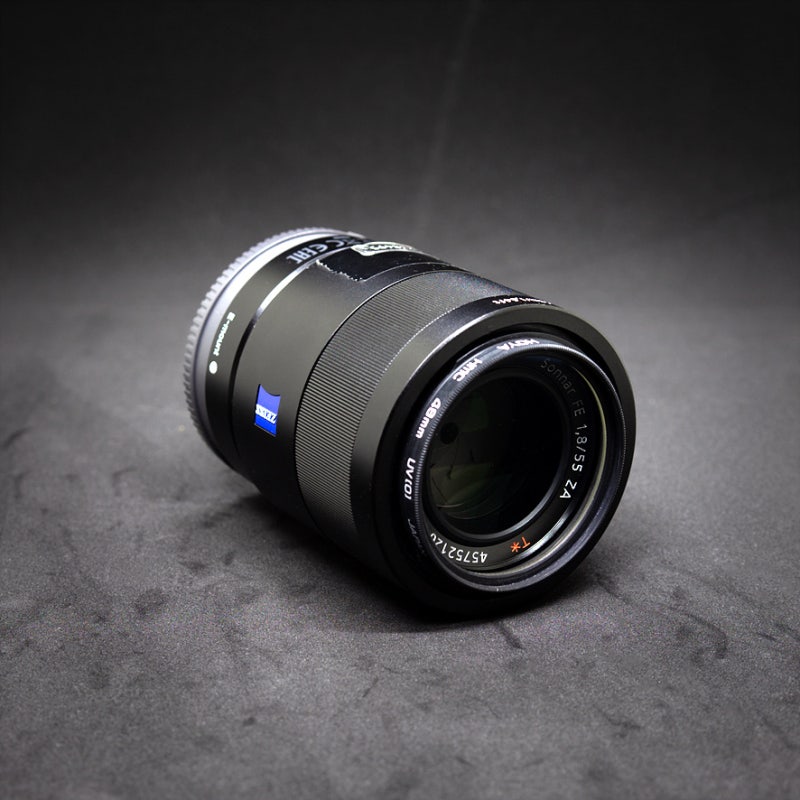 소니 ZEISS 55mm F1.8, 왜 ‘입문 첫 단렌즈’로 추천될까