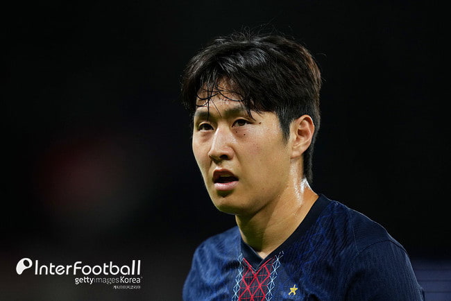 <b>이강인</b>, <b>골대 강타</b>로 빛난 10분 활약! PSG vs 바르셀로나... 