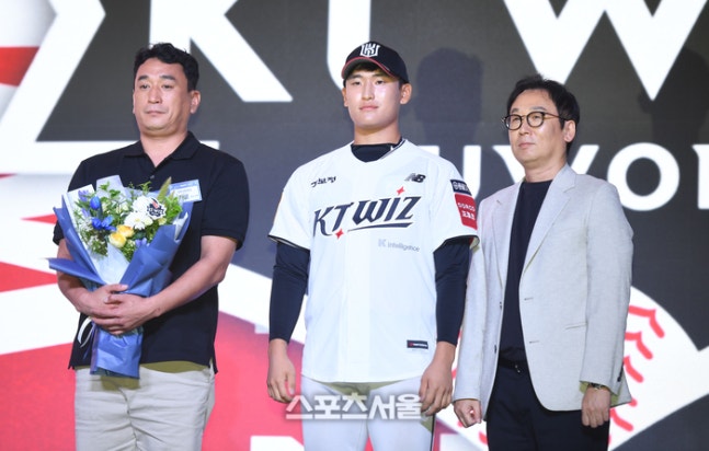 ‘<b>박지훈</b> 2억6000만-임상우... 2026 신인 선수 <b>계약</b> 완료