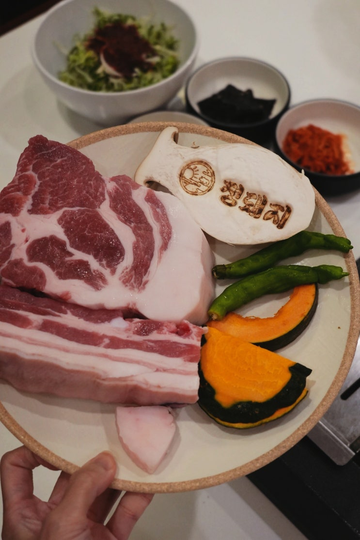  제주도 흑돼지 뷰 맛집 쫀득한 비계 황금비율 오겹살 정돼지식당