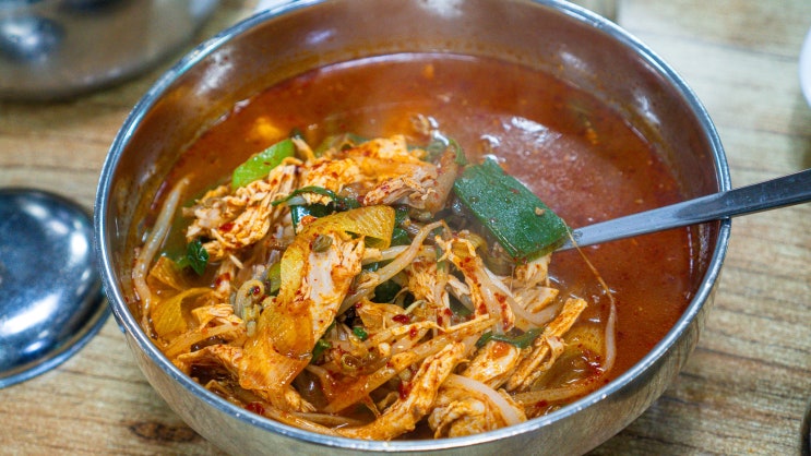  닭개장 하나로 25년? 당진 노포 맛집 장춘닭개장 역시 다르네