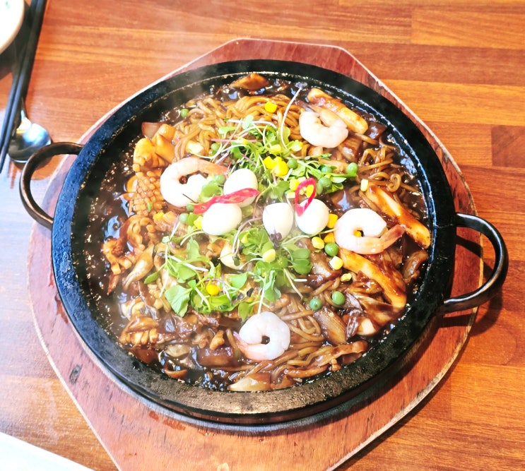  웨이팅은 기본! 쫄깃한 면발의 유혹! 경남 창원 맛집 주남저수지돌짜장