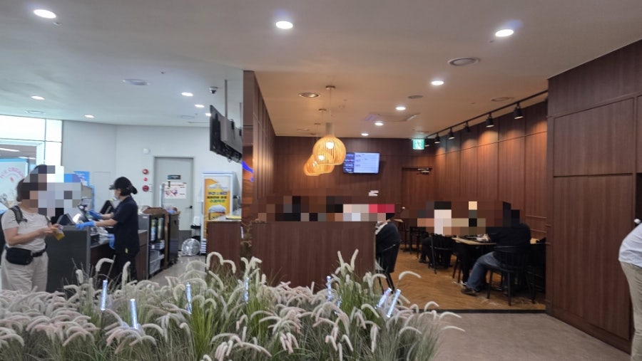 플레이팅 김해공항 국내선3F점 사진 4