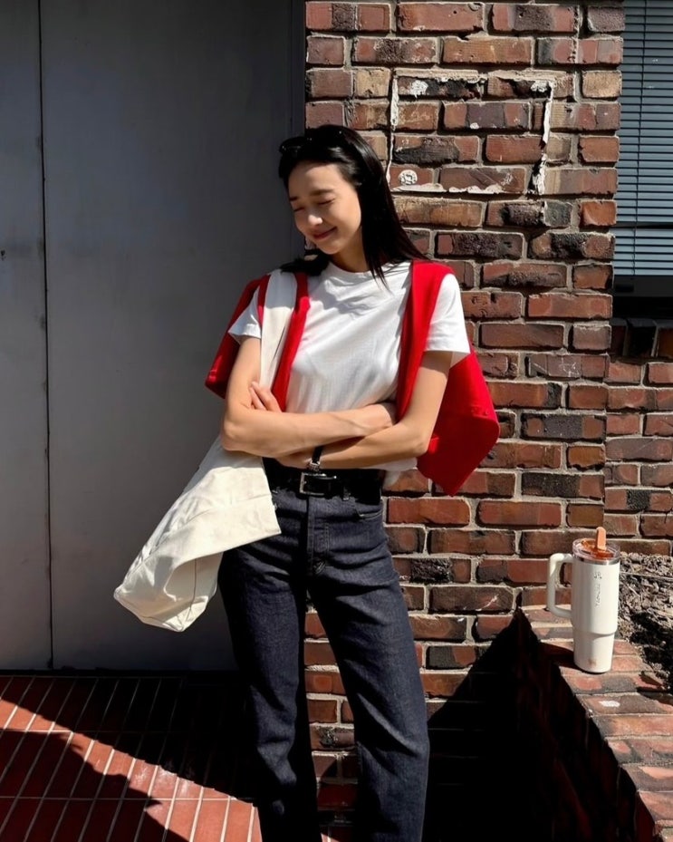  "가을에 제일 예쁜 조합" 손연재 레드 가디건 & 여자 청바지 코디