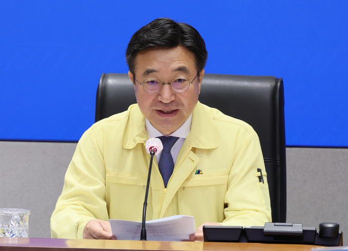 전자정부 1위의 민낯?… 윤호중 <b>행안부 장관</b>, "노후 설비 교체... 