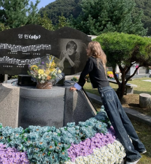 “눈물 대신 미소” 최준희, 故 <b>최진실 17주기</b> 추모