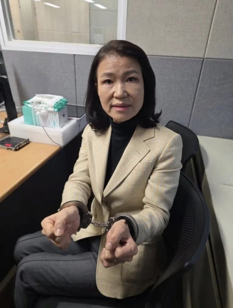 [<b>이진숙</b> 강제<b>체포</b>] 충격이다
