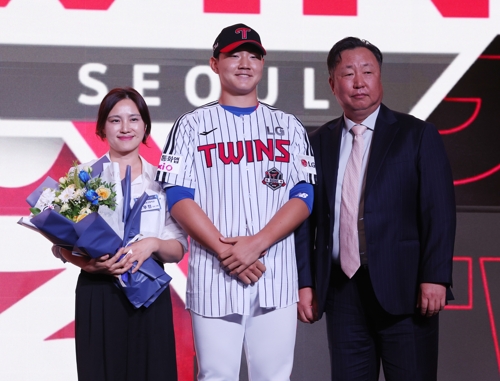 <b>LG트윈스</b>, 2026 신인선수 11명... 1라운드 <b>양우진</b> <b>계약</b>금 2억... 