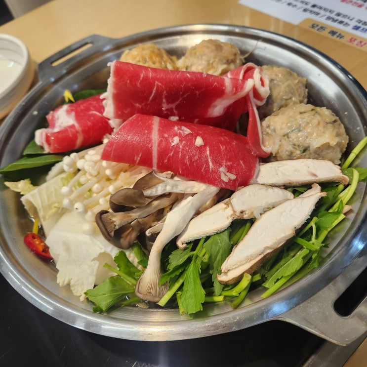  올림픽공원 맛집 담백한 만두전골이 맛있는 '방이굴림만두떼굴'