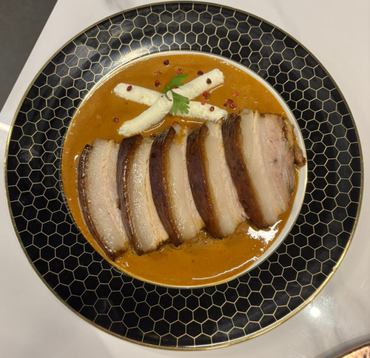  창원 중동 양식 맛집, 부드러운 동파육이 매력적인 "장르엑스"