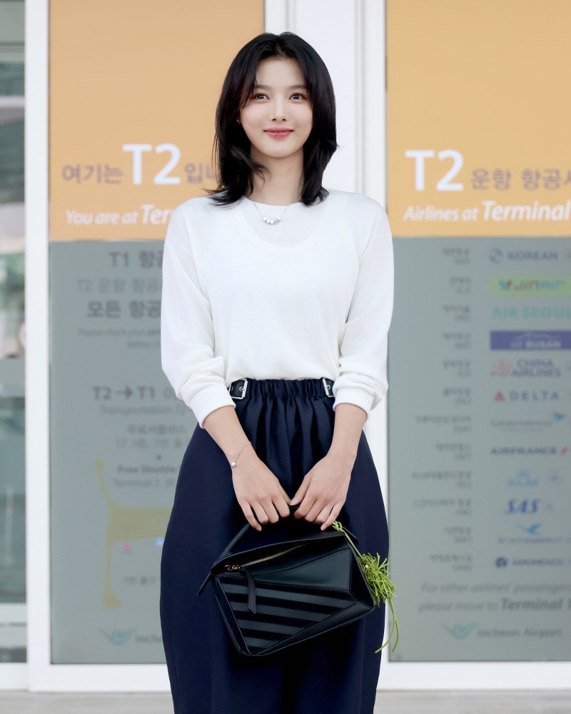김유정, 파리 패션위크 올킬! ✨인형 비주얼 공항패션으로 시선 집중! (+친애하는 X 드라마 정....