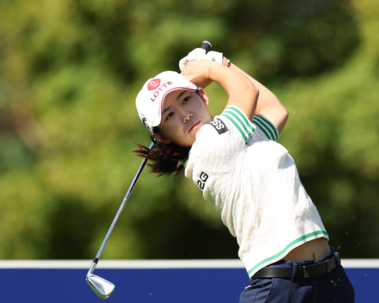 미친 샷감으로 LPGA 직행하나? <b>롯데챔피언십</b> 2라운드 단독<b>선두</b>