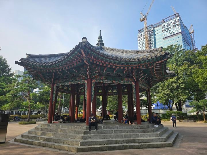 "복지관도 문닫고 갈 곳이 없어"…추석 명절 '나홀로' 노인들