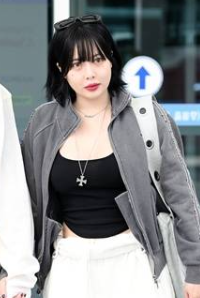현아 임신설 부인 후 다이어트 선언 용준형 결혼 공항 패션 뼈말라 몸무게 원더걸스 프로필